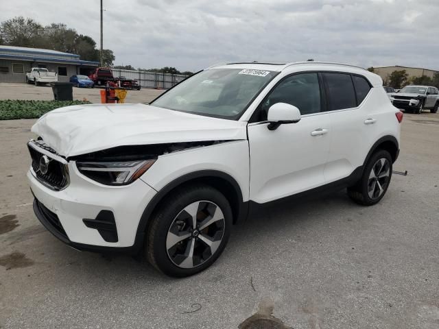 2024 Volvo XC40 Core