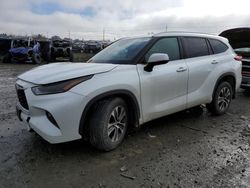 Salvage cars for sale from Copart Eugene, OR: 2022 Toyota Highlander XLE