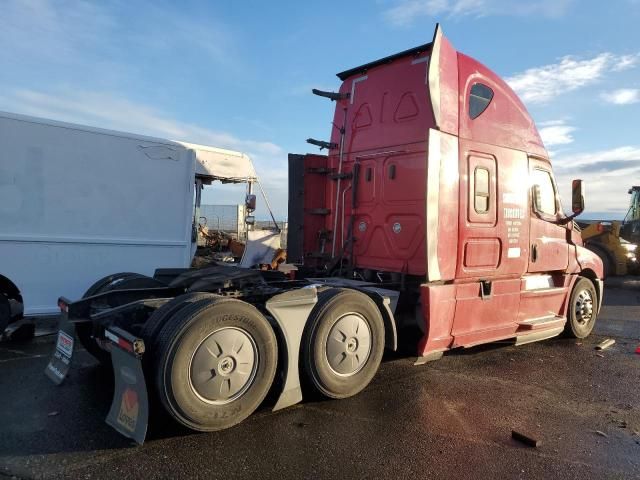 2019 Freightliner Cascadia 126