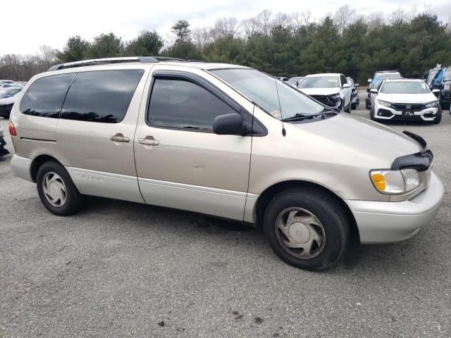 2000 Toyota Sienna LE