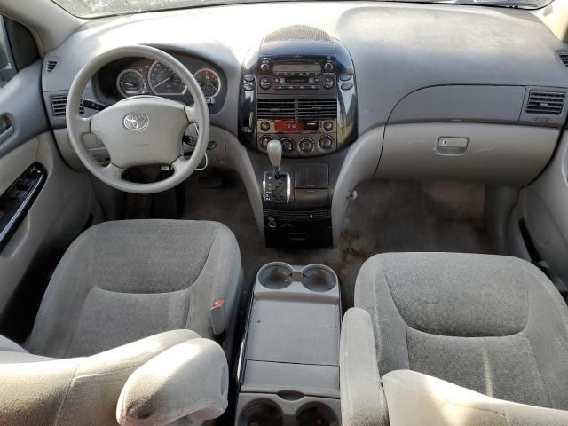 2005 Toyota Sienna CE