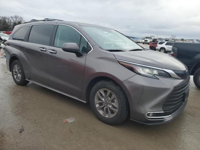 2022 Toyota Sienna XLE