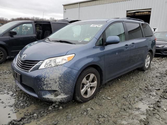 2014 Toyota Sienna LE