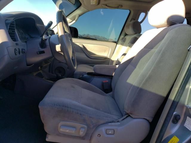 2004 Toyota Sequoia SR5