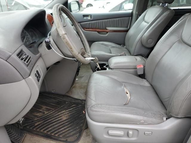 2005 Toyota Sienna XLE