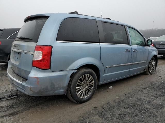 2013 Chrysler Town & Country Touring L