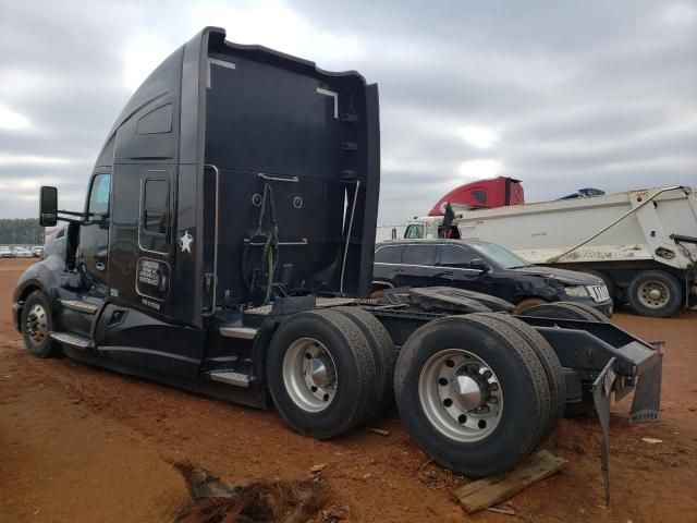 2017 Kenworth Construction T680