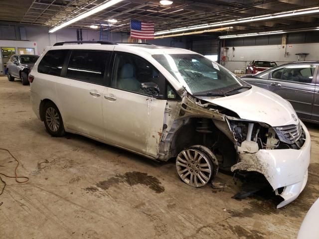 2015 Toyota Sienna XLE