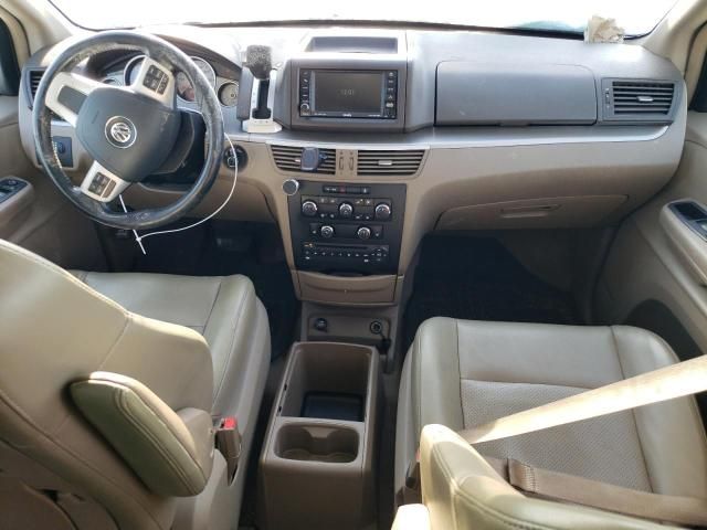 2011 Volkswagen Routan SE