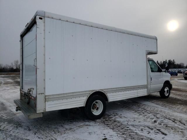 2006 Ford Econoline E450 Super Duty Cutaway Van