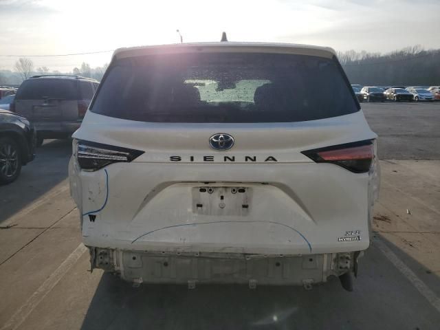 2021 Toyota Sienna XLE