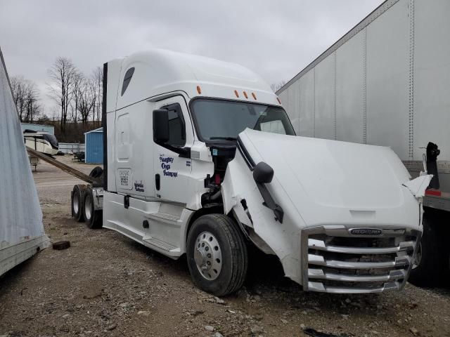 2020 Freightliner Cascadia 126