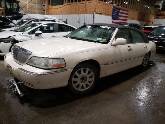 2007 Lincoln Town Car Signature Limited