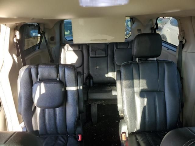 2014 Chrysler Town & Country Touring L