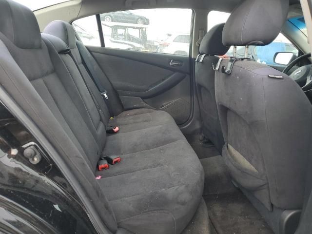 2010 Nissan Altima Base