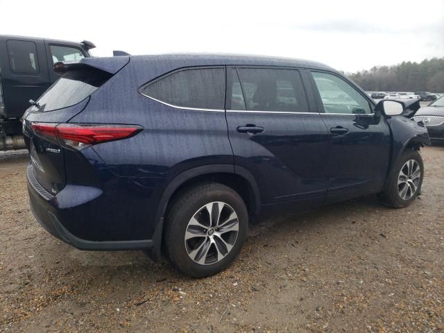 2023 Toyota Highlander Hybrid XLE