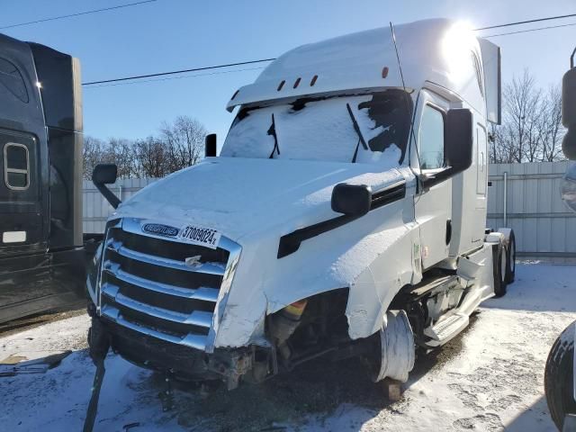 2020 Freightliner Cascadia 126