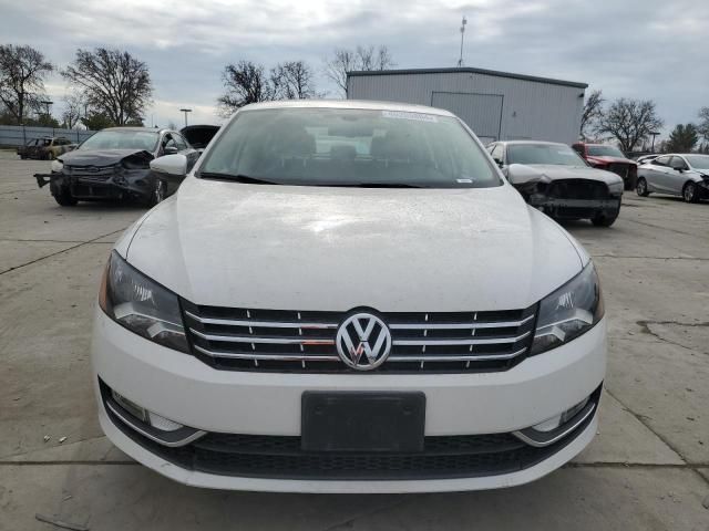 2012 Volkswagen Passat SEL