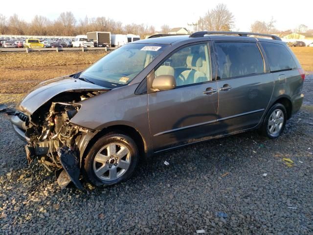 2005 Toyota Sienna CE