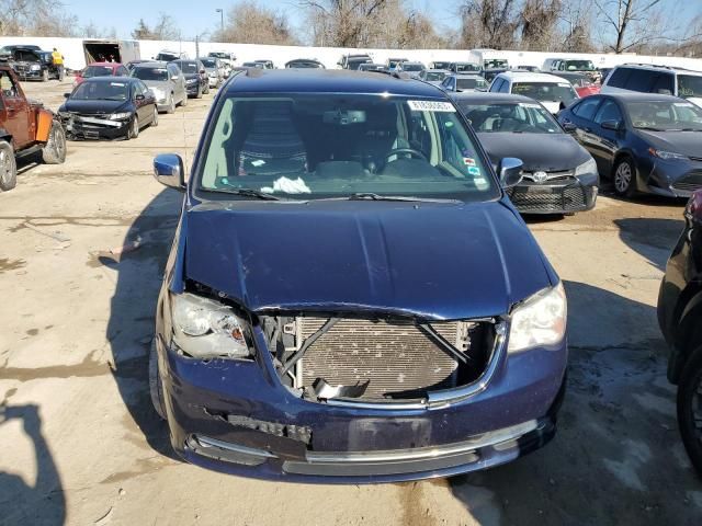 2014 Chrysler Town & Country Touring L