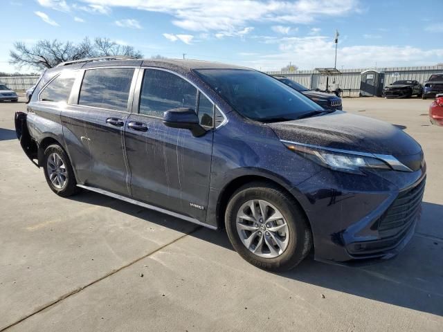 2021 Toyota Sienna LE