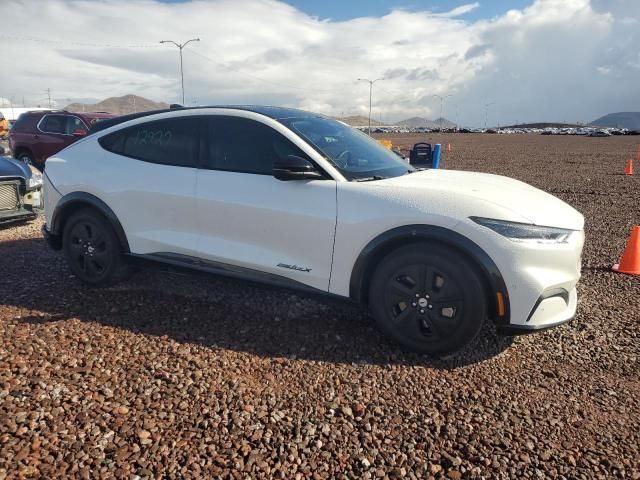 2022 Ford Mustang MACH-E California Route 1