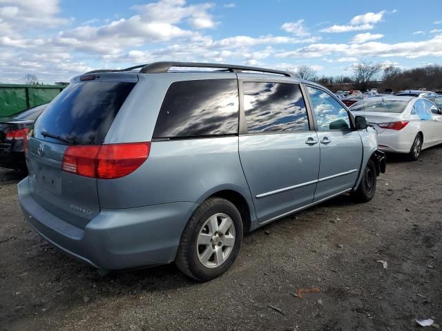 2004 Toyota Sienna CE