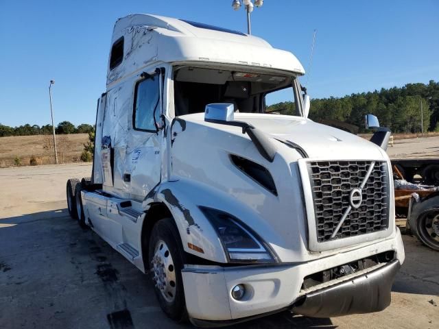 2023 Volvo VNR