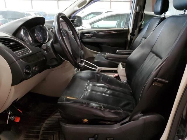 2013 Chrysler Town & Country Touring