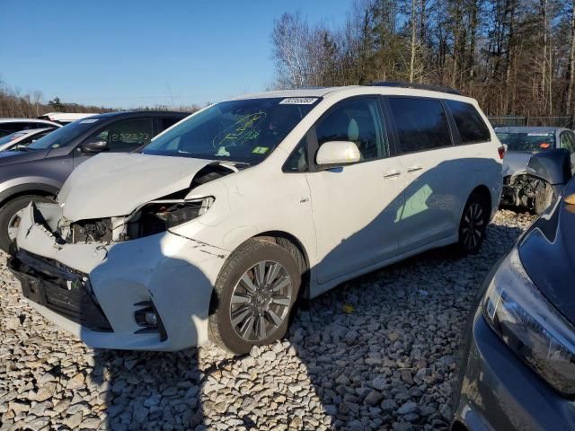 2018 Toyota Sienna XLE