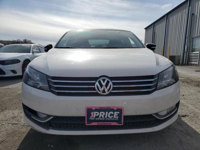 2015 Volkswagen Passat SE