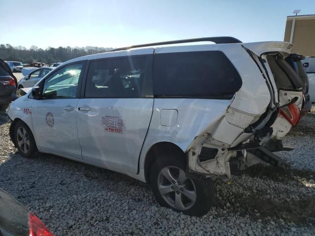 2017 Toyota Sienna LE