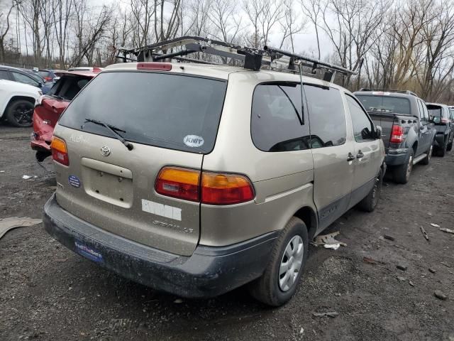 2000 Toyota Sienna LE