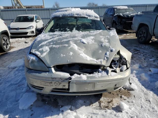 2004 Ford Taurus SE