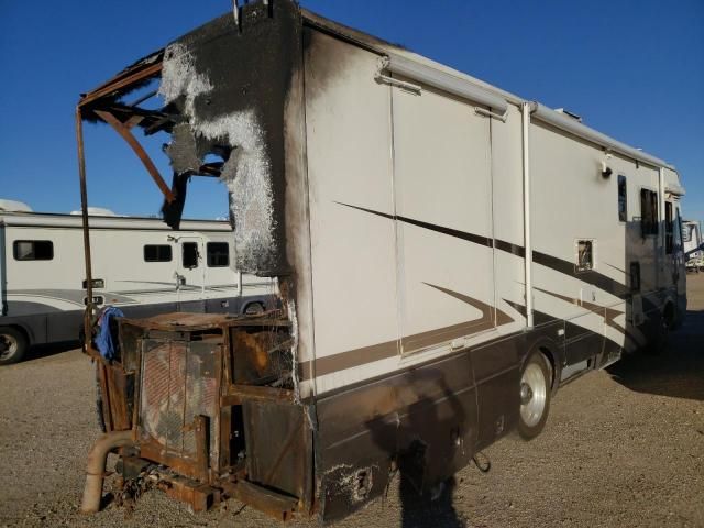 2002 Trad 2002 Freightliner Chassis X Line Motor Home