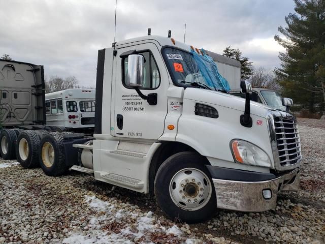 2016 Freightliner Cascadia 113