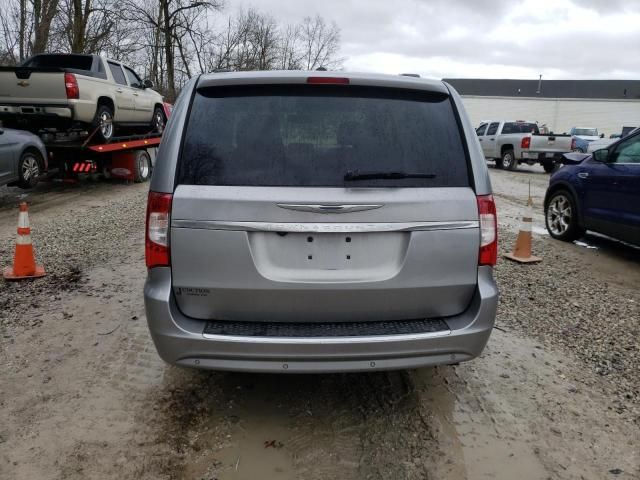 2013 Chrysler Town & Country Touring L