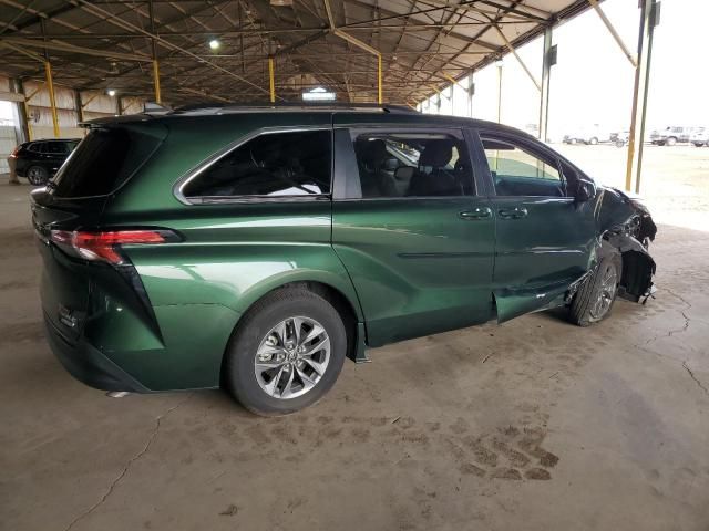 2021 Toyota Sienna LE