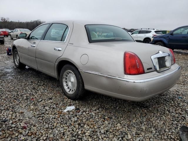 2000 Lincoln Town Car Signature