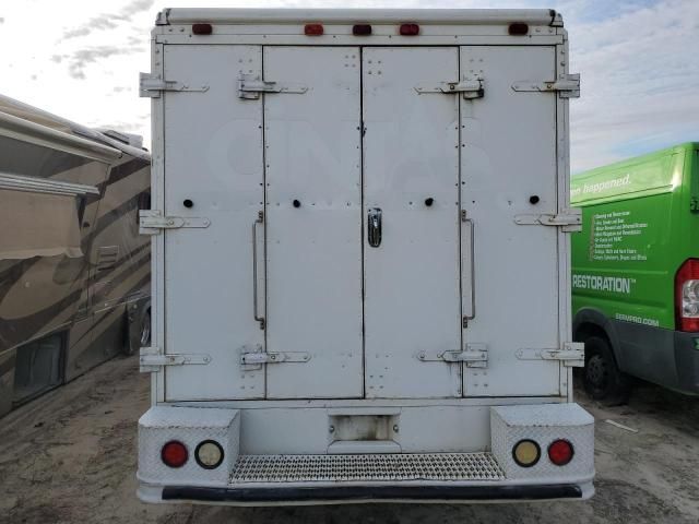 1998 Freightliner Chassis M