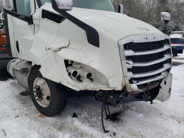 2020 Freightliner Cascadia 116