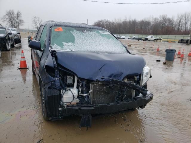 2019 Toyota Sienna XLE