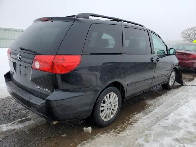 2010 Toyota Sienna XLE