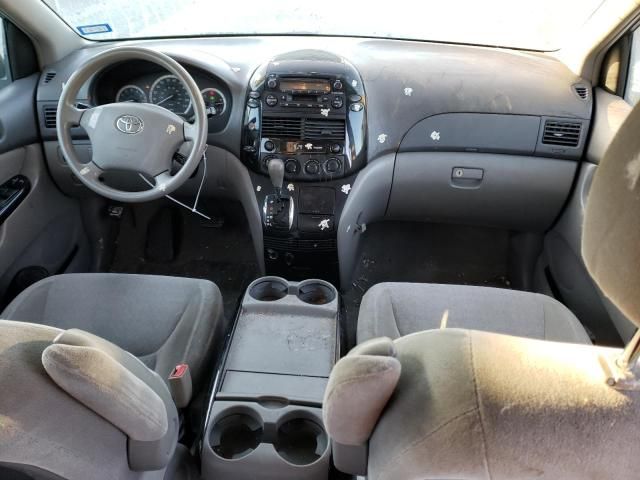 2004 Toyota Sienna CE