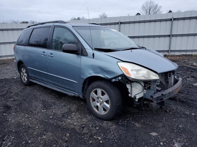 2005 Toyota Sienna CE