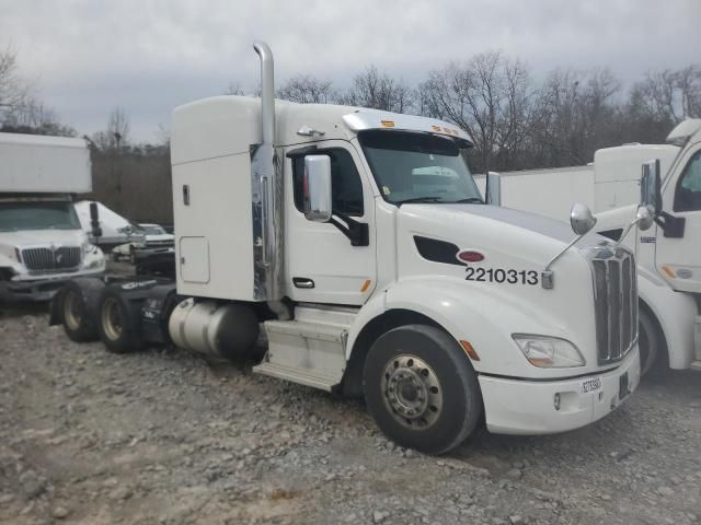 2015 Peterbilt 579