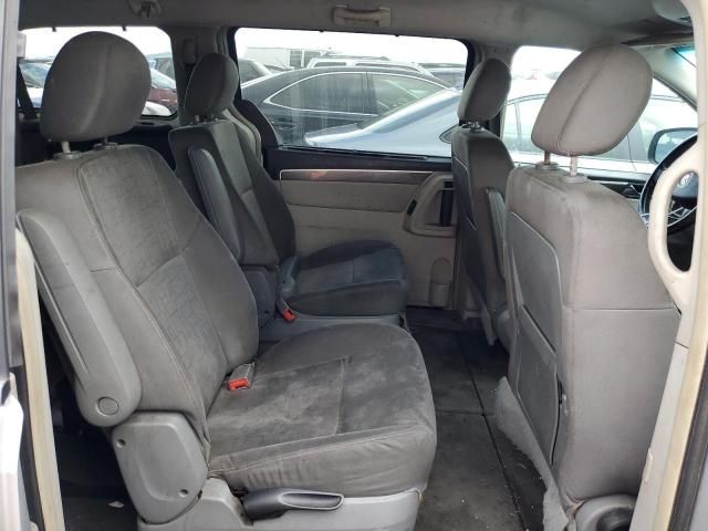 2009 Volkswagen Routan SE