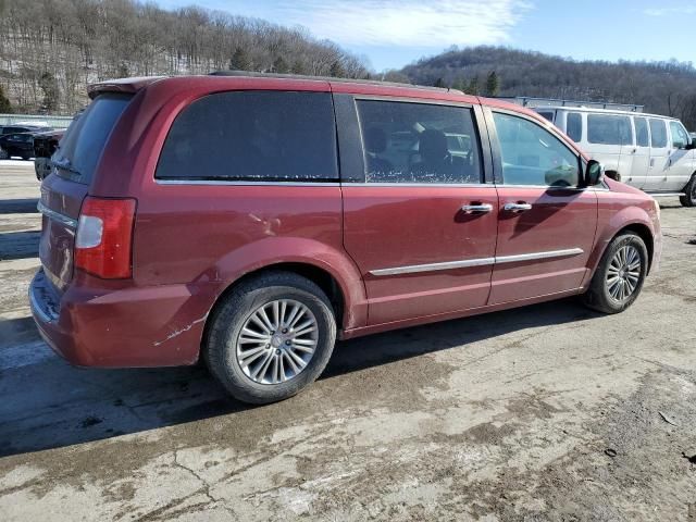 2013 Chrysler Town & Country Touring L