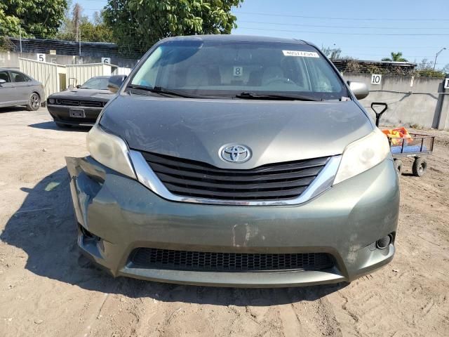 2014 Toyota Sienna LE