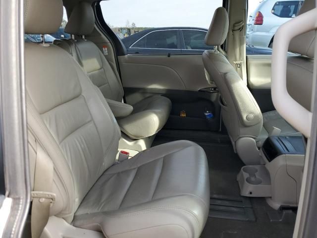 2016 Toyota Sienna XLE